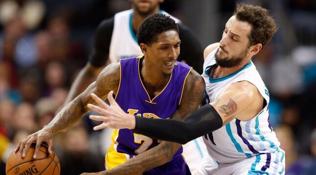 试图撕开对 试图撕开对