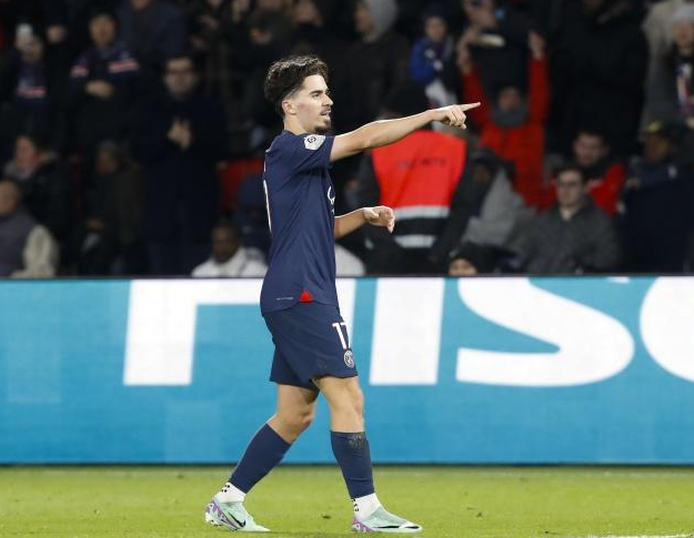 更是职业足 更是职业足